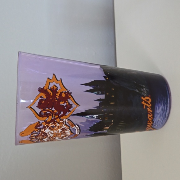 Harry Potter Hogwarts Pint Glasses - Picture 3 of 6